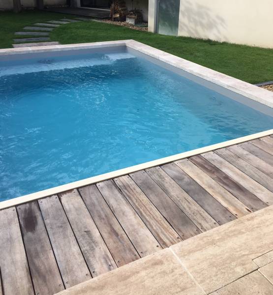 fabrication de piscine béton et terrasse bois à Libourne